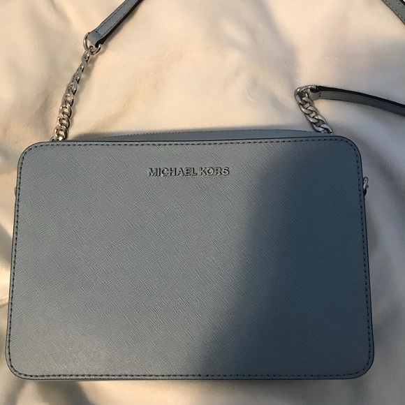 Micheal Kors crossbody - Picture 3 of 6